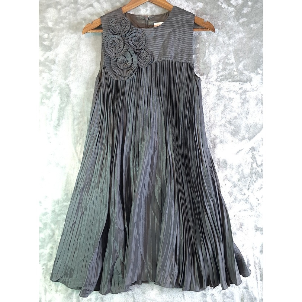 Tibi Grey Pleated Chiffon Shift Dress Rosette Applique Sleeveless Mini Sz 4